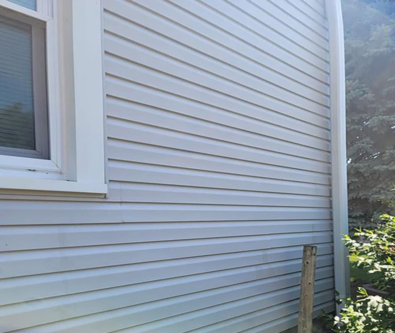 After pro clean mobile wash power washed this home.